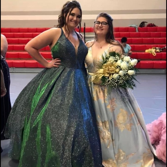 Prom Dress - Picture 3 of 5